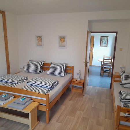Ferienwohnung Hrncirna Kněževes Exterior foto